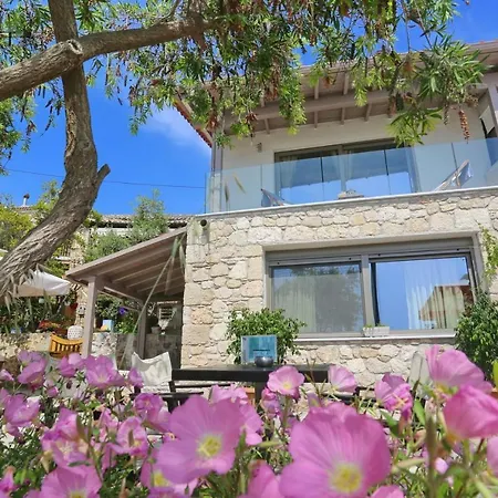 Tatil Evi Theasea